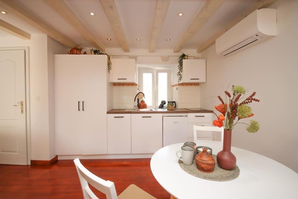Bohemian Apartment City Center - 2 Bedroom ดูบรอฟนิก ภายนอก รูปภาพ